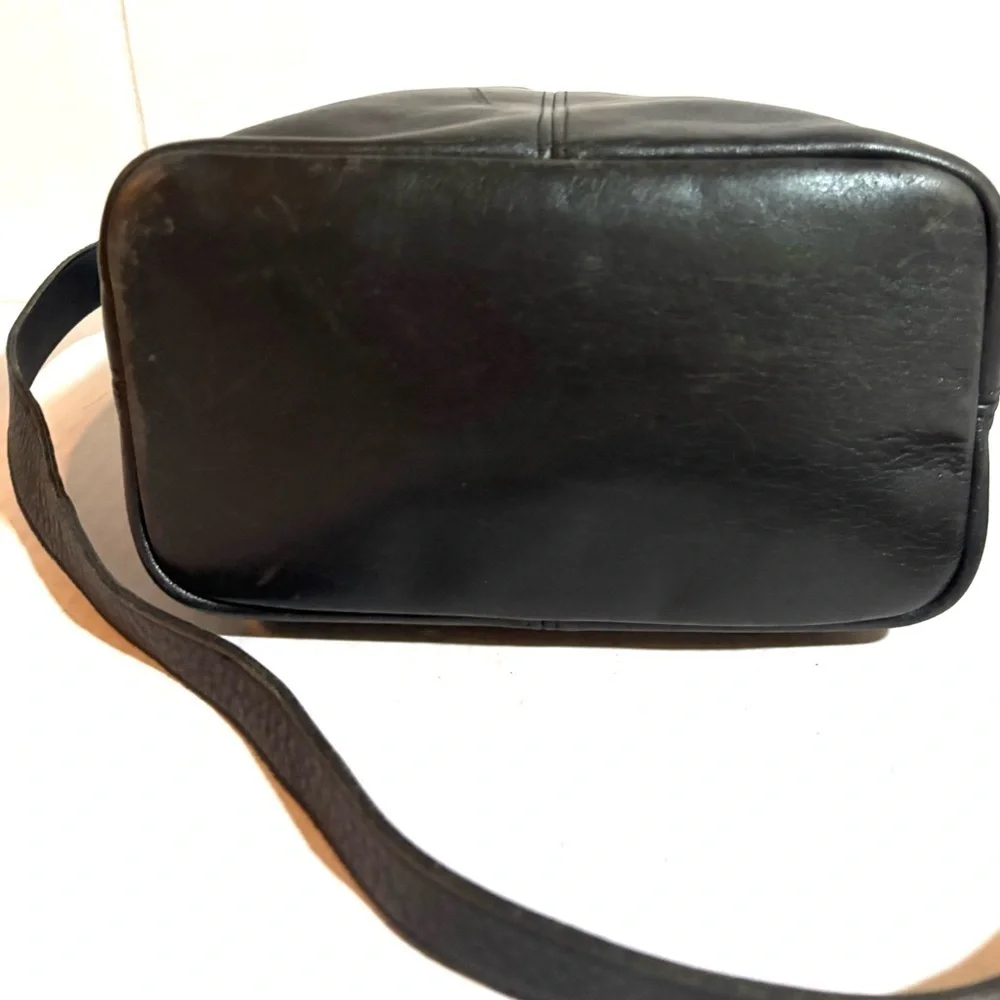 Coach vintage black leather crossbody handbag